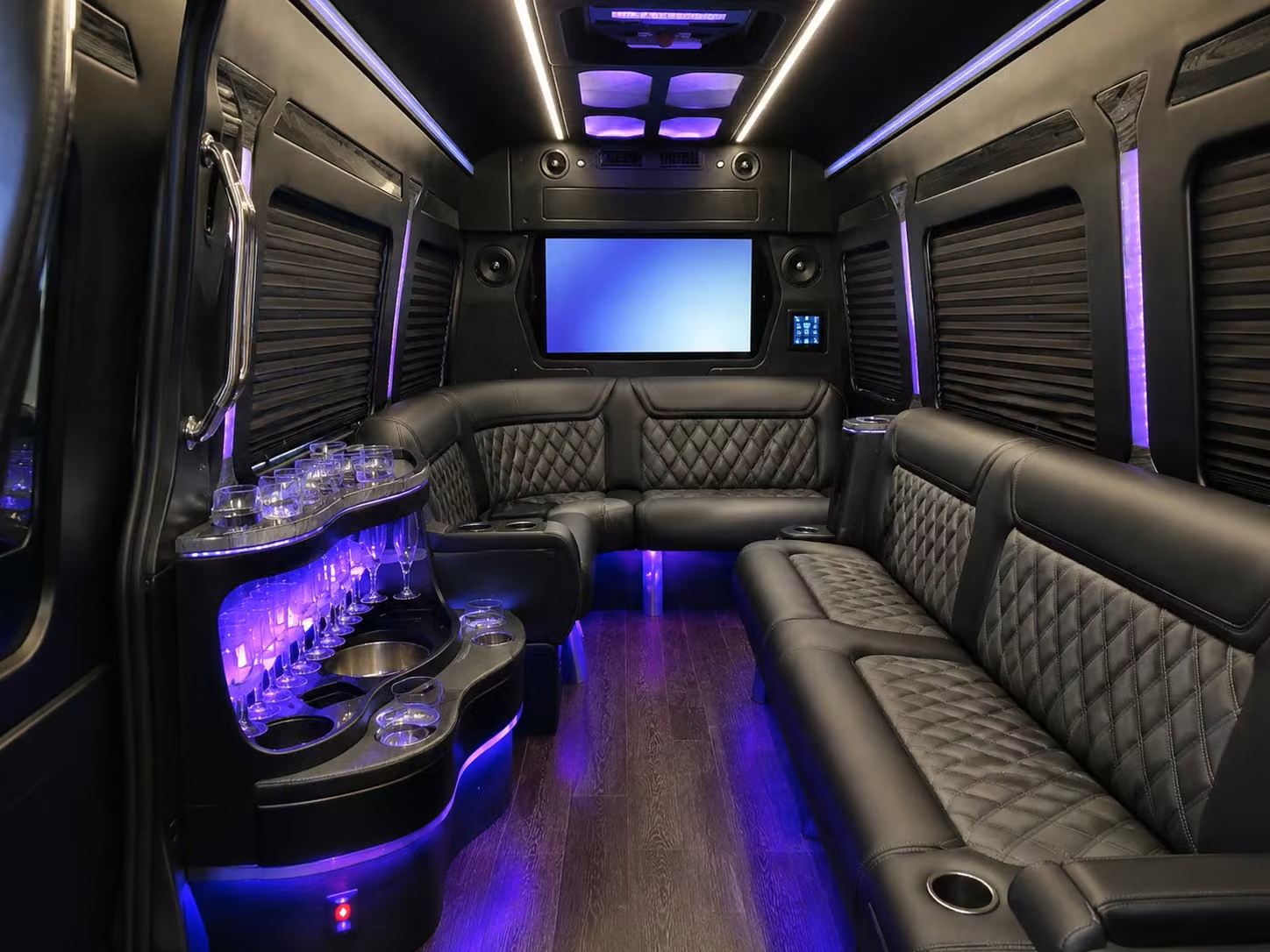 corporate airport shuttle services between pico rivera and los angeles international airport