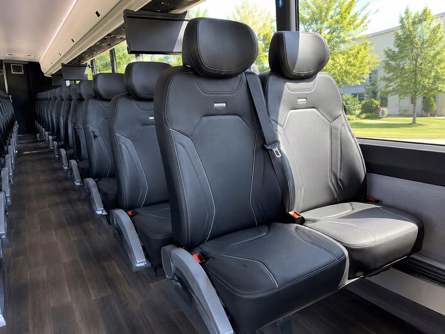 hotel pickup shuttles that keep your wedding weekend running on time