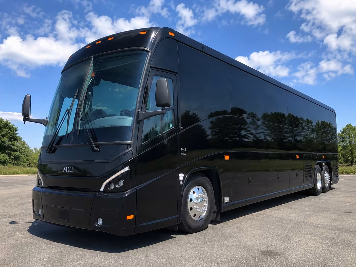 shuttle bus rentals for pico rivera field trips to nature centers and parks